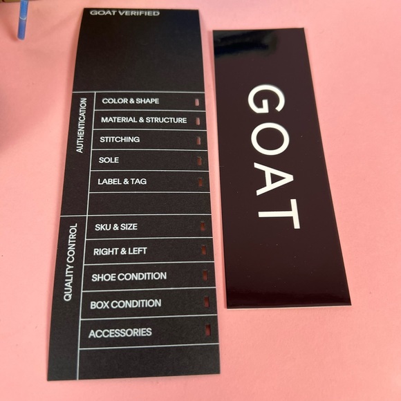 Off-White : Nike Air Rubber Dunk - Picture 7 of 11